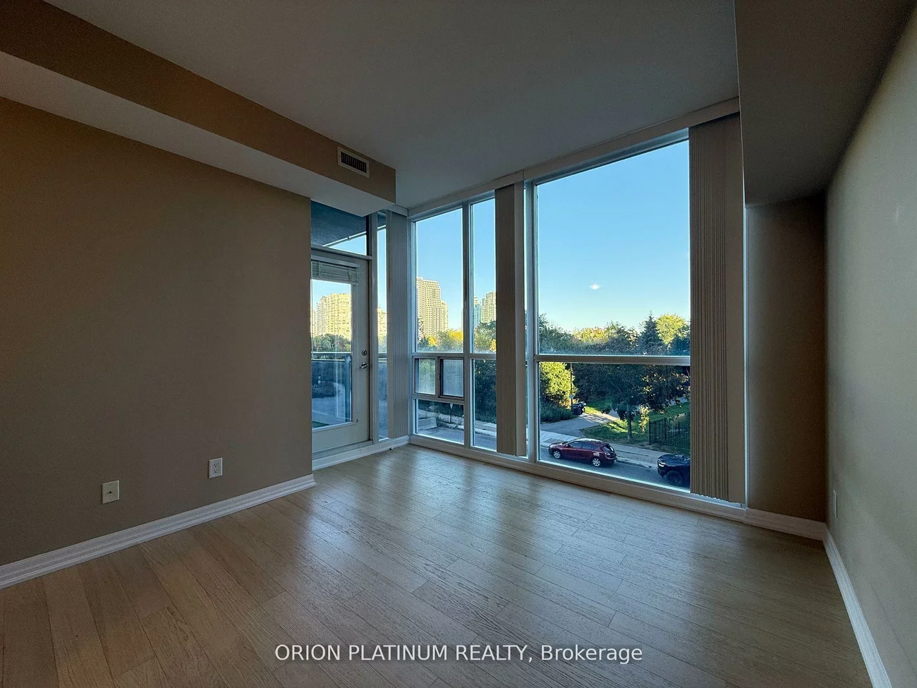 223, Webb, City Centre, Mississauga