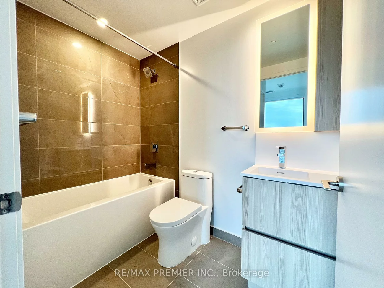 251, Masonry, Port Credit, Mississauga