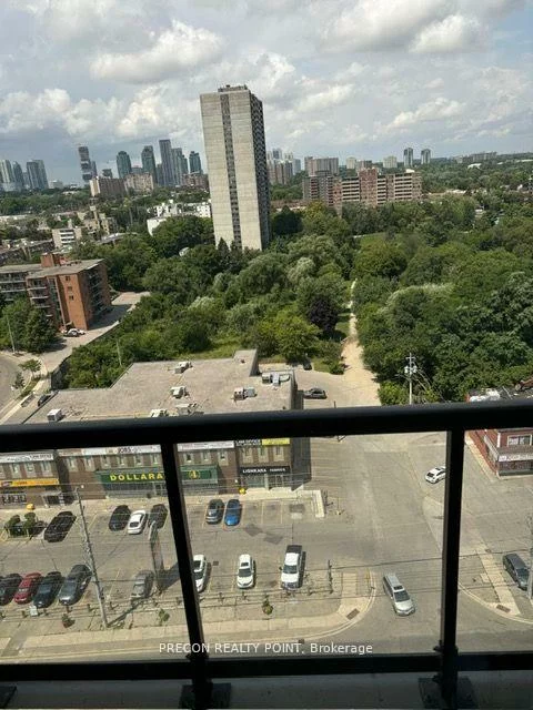 86, Dundas, Cooksville, Mississauga