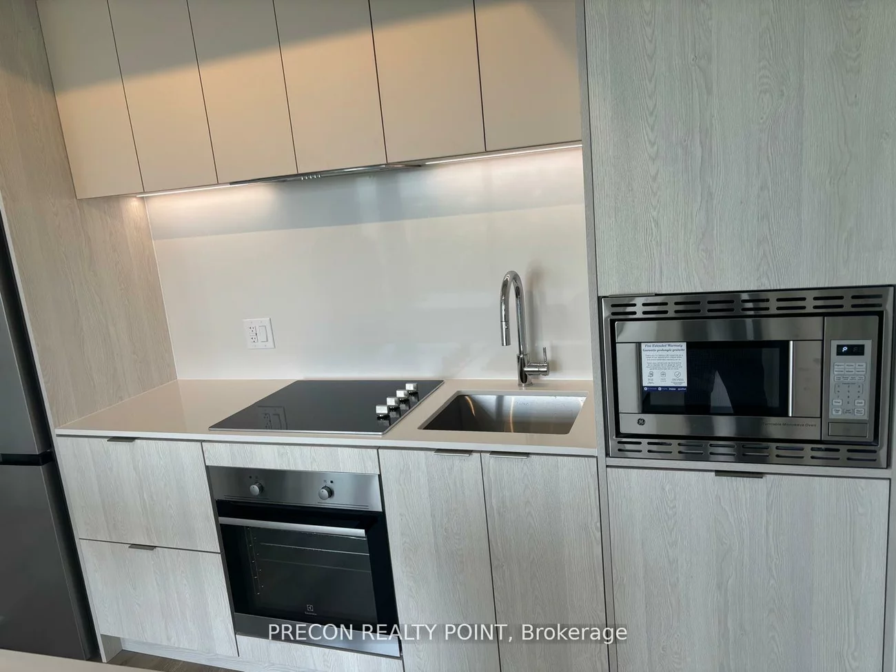 86, Dundas, Cooksville, Mississauga