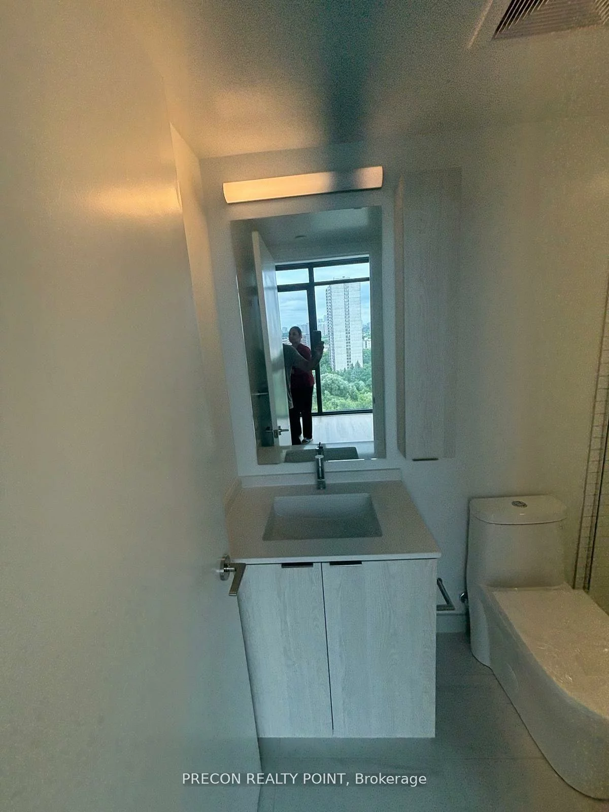 86, Dundas, Cooksville, Mississauga