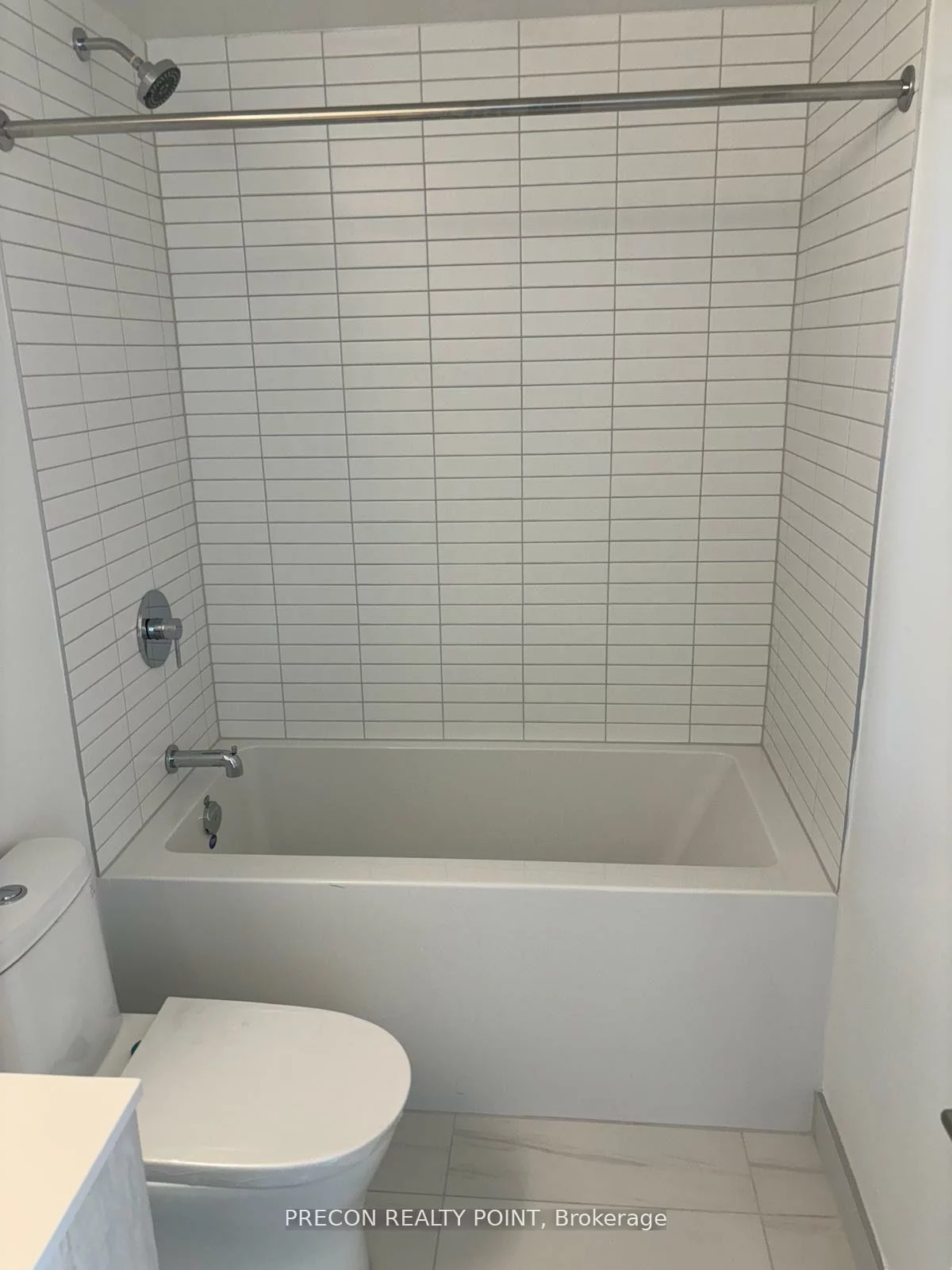 86, Dundas, Cooksville, Mississauga