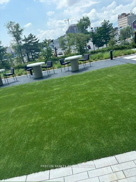 86, Dundas, Cooksville, Mississauga