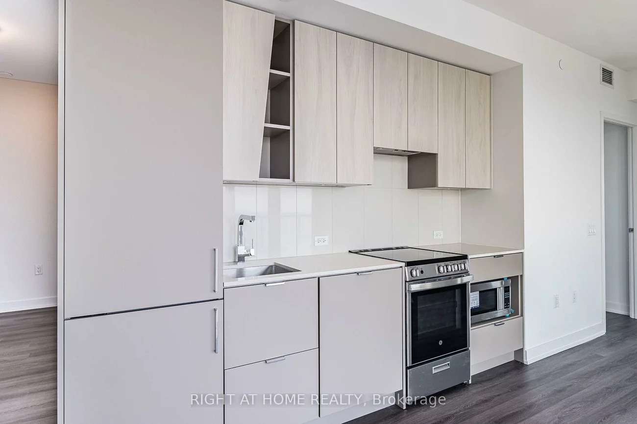3883, Quartz, City Centre, Mississauga
