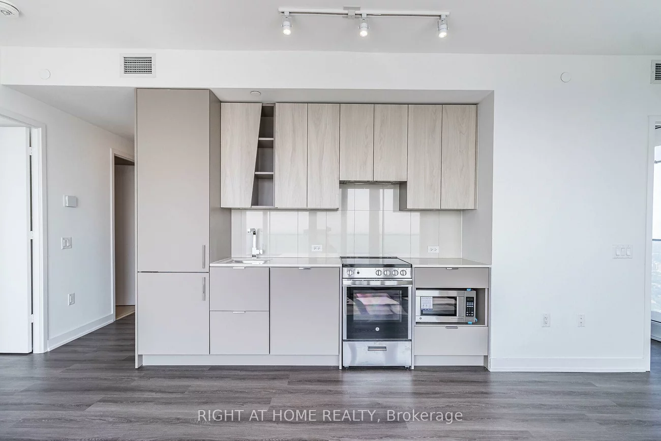 3883, Quartz, City Centre, Mississauga