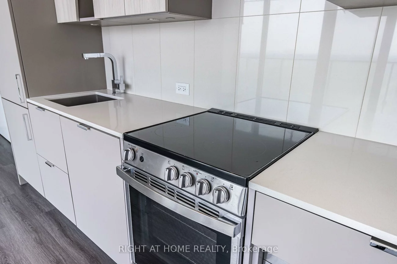 3883, Quartz, City Centre, Mississauga