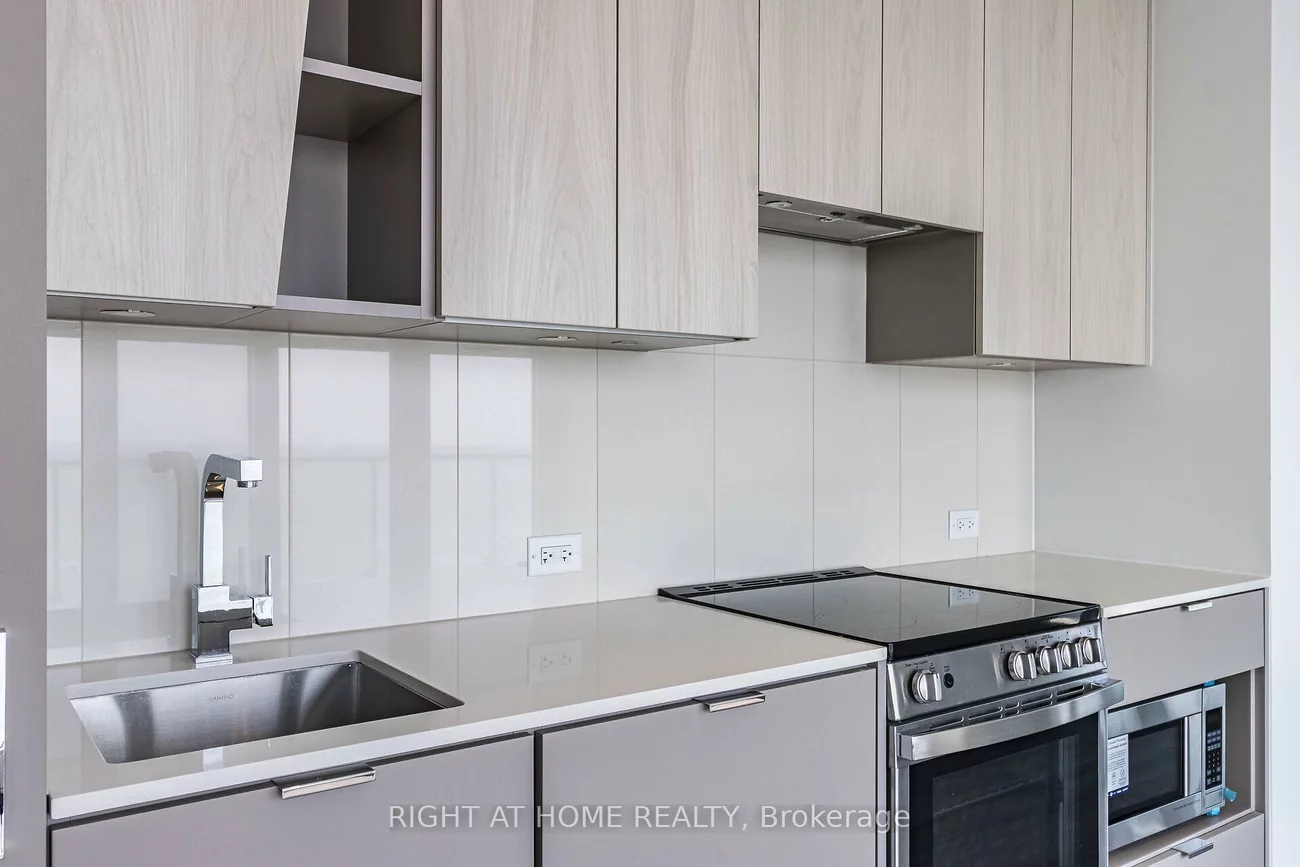 3883, Quartz, City Centre, Mississauga