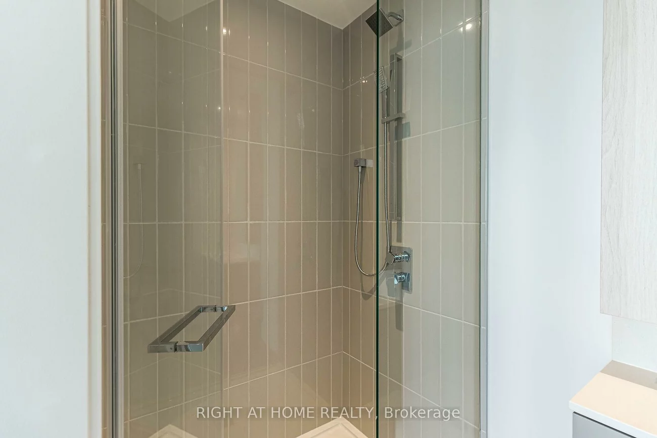 3883, Quartz, City Centre, Mississauga