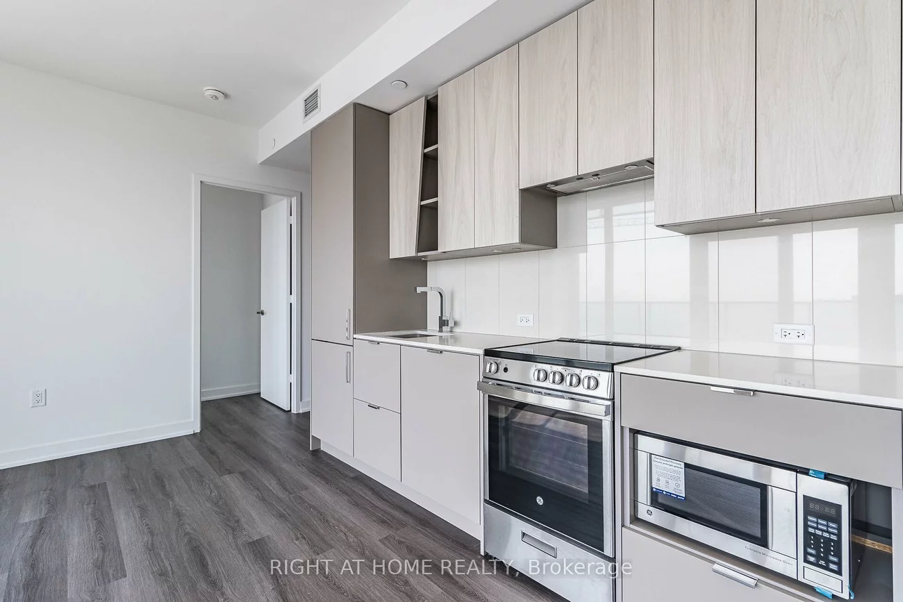 3883, Quartz, City Centre, Mississauga