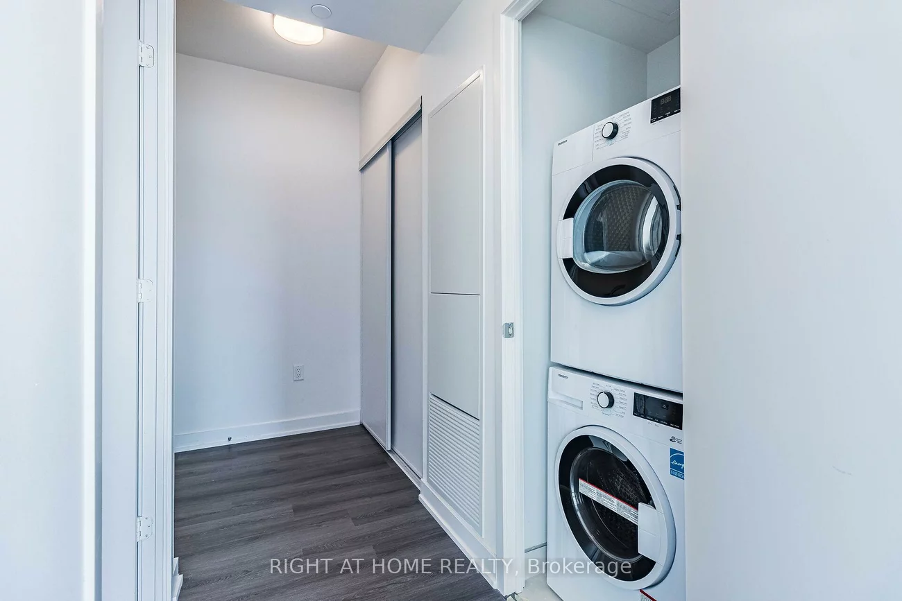 3883, Quartz, City Centre, Mississauga