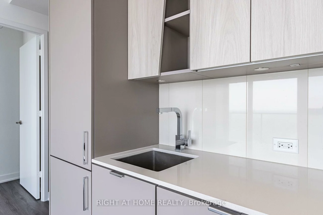 3883, Quartz, City Centre, Mississauga