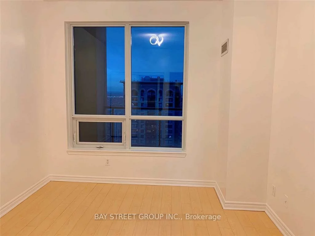 388, Prince Of Wales, City Centre, Mississauga