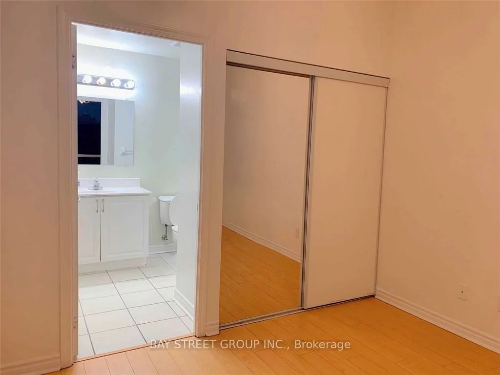 388, Prince Of Wales, City Centre, Mississauga