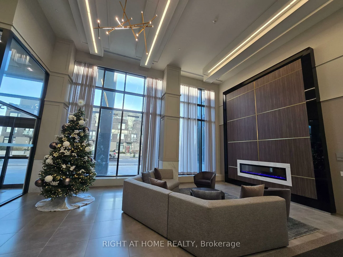 4055, Parkside Village, Creditview, Mississauga