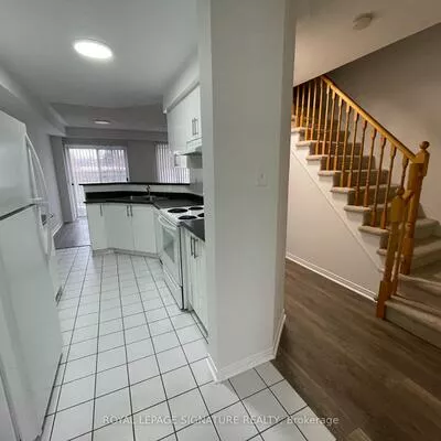 689, Four Winds, Hurontario, Mississauga