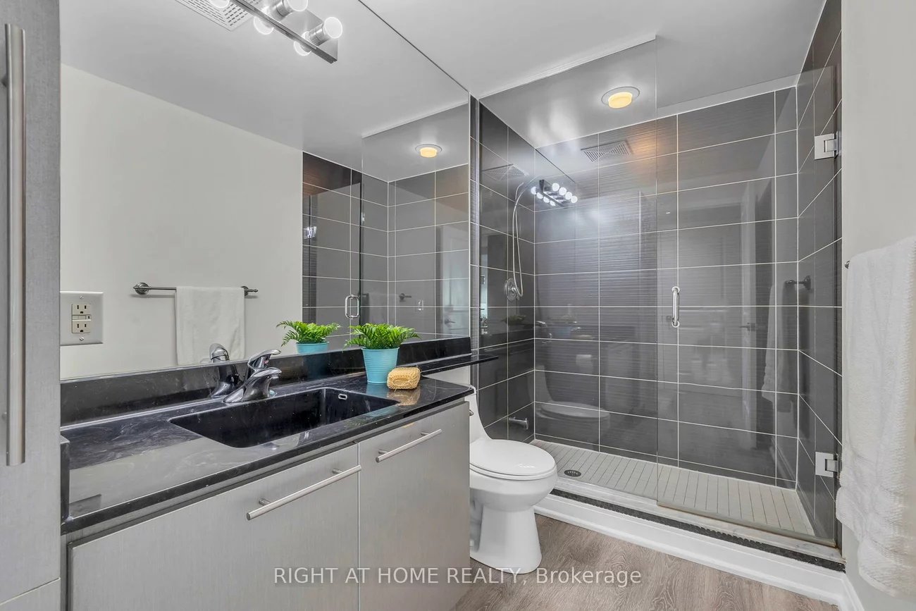 60, Absolute, City Centre, Mississauga