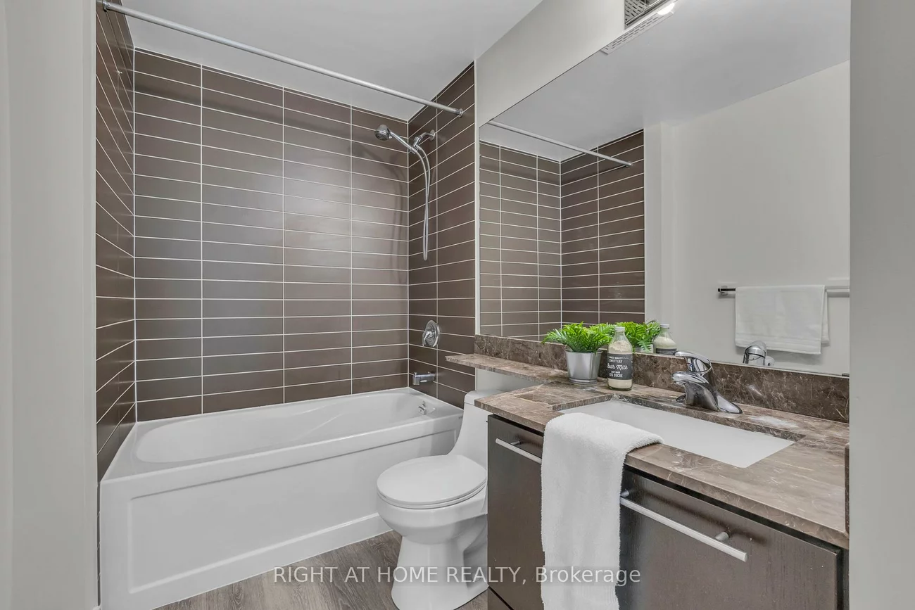 60, Absolute, City Centre, Mississauga