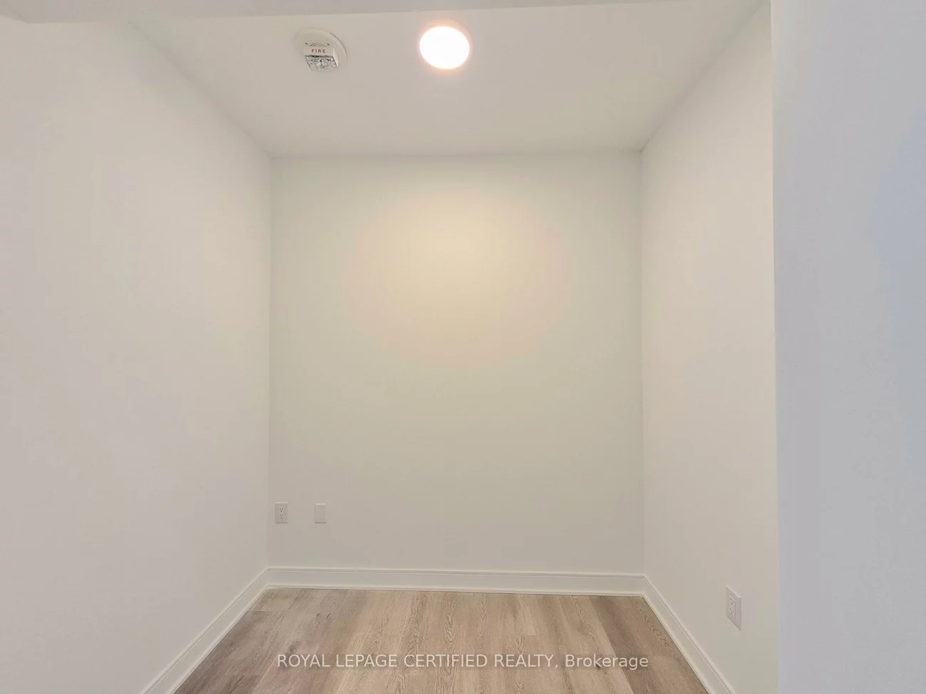 86, Dundas, Cooksville, Mississauga