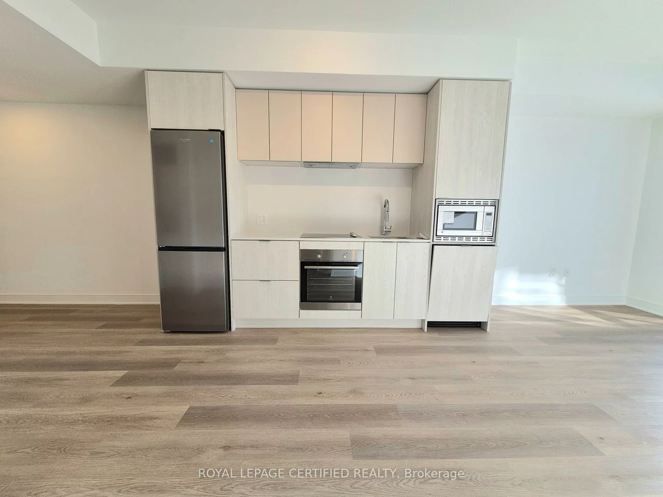 86, Dundas, Cooksville, Mississauga