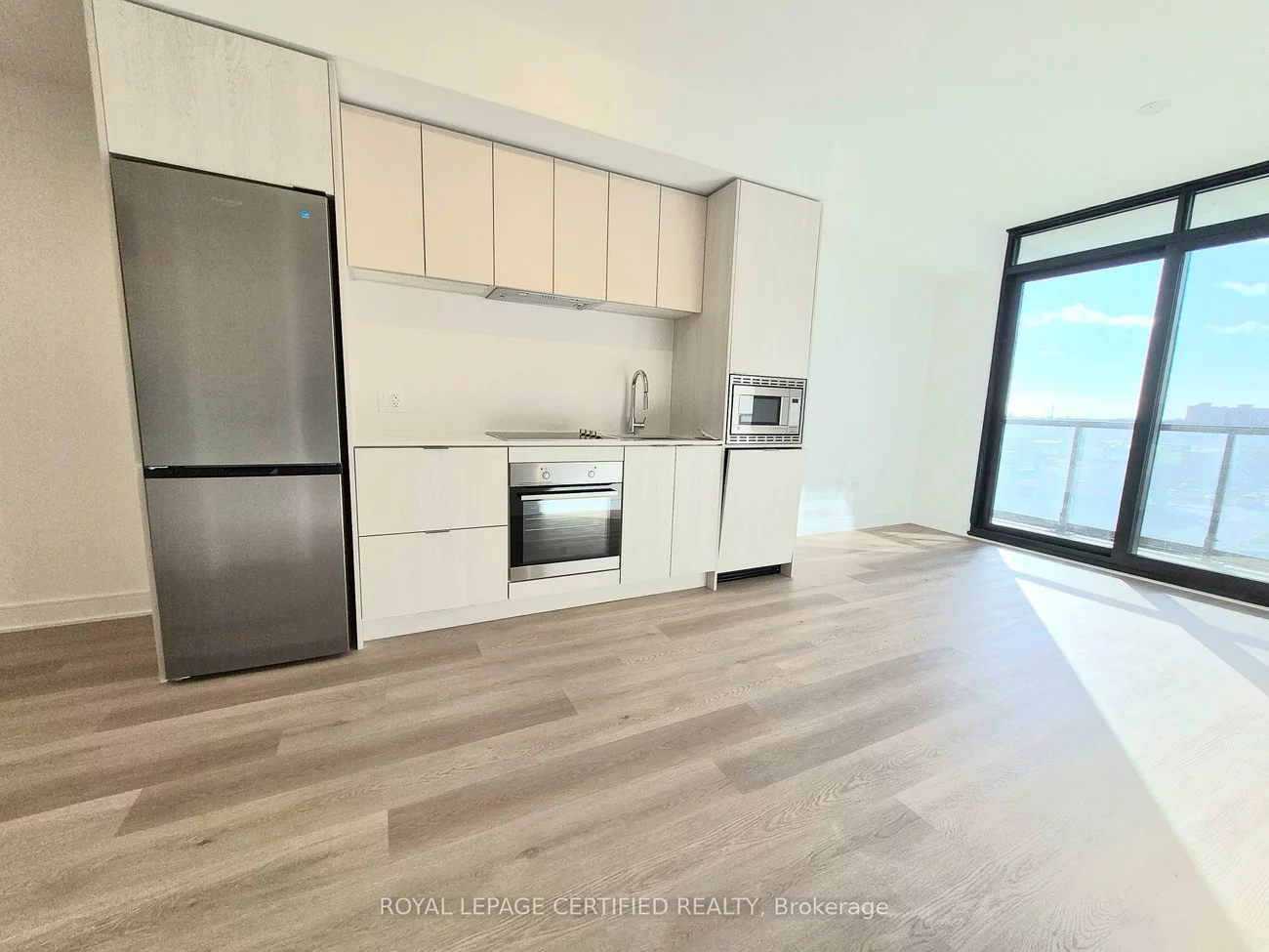 86, Dundas, Cooksville, Mississauga