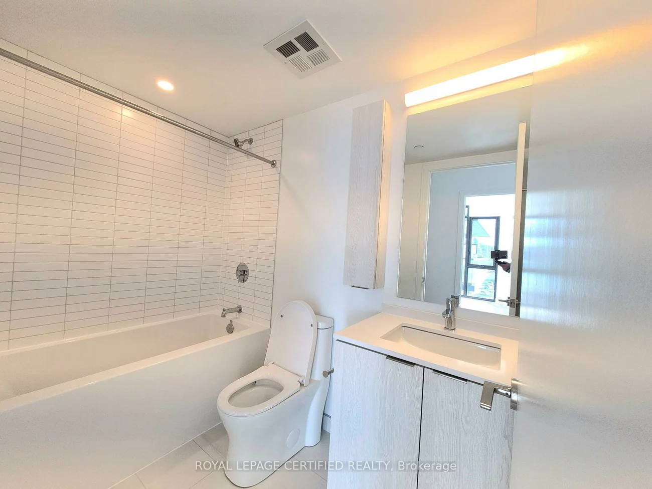 86, Dundas, Cooksville, Mississauga