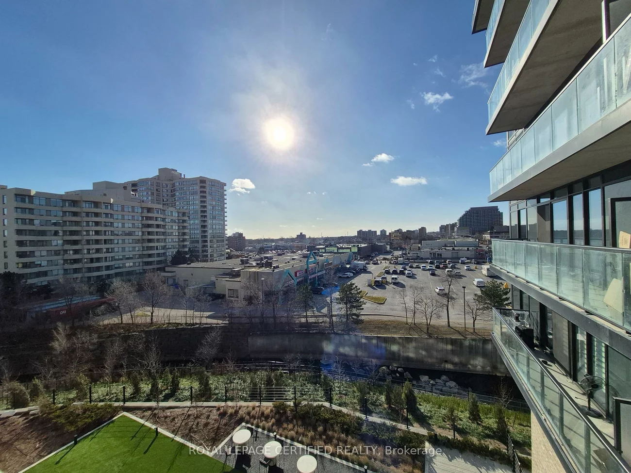 86, Dundas, Cooksville, Mississauga