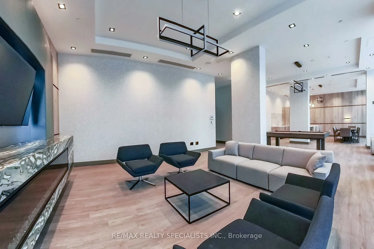 15, Watergarden, Hurontario, Mississauga