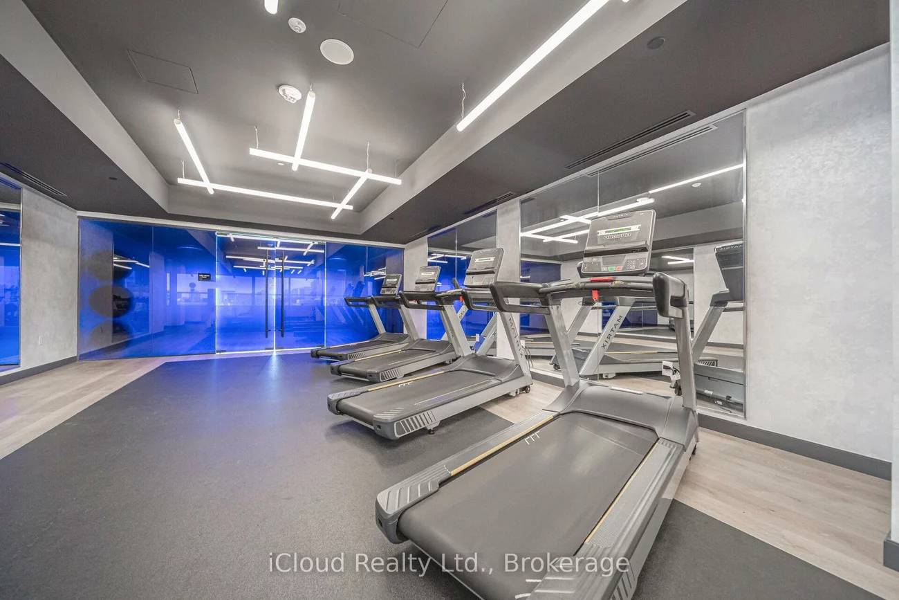 86, Dundas, Cooksville, Mississauga