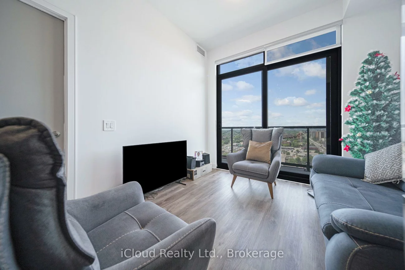 86, Dundas, Cooksville, Mississauga