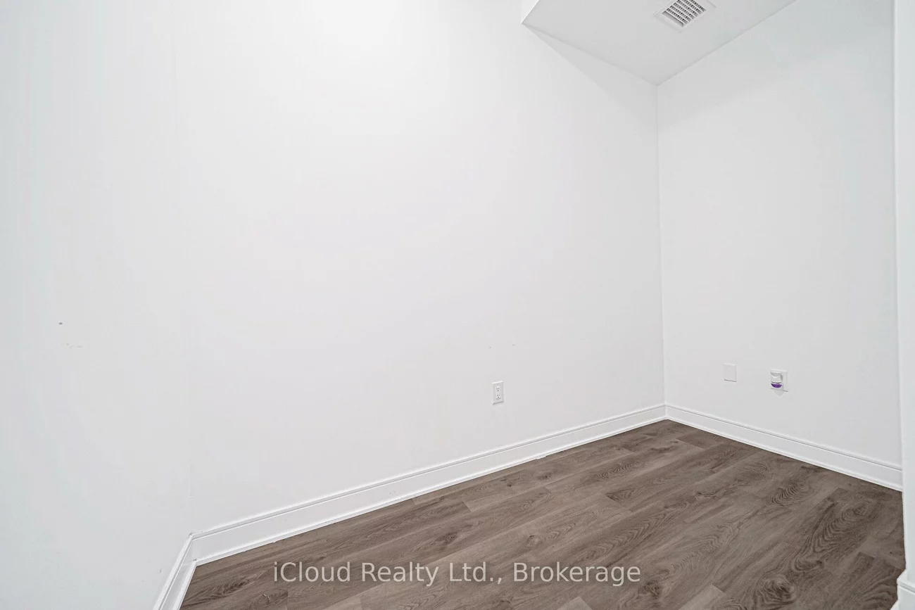 86, Dundas, Cooksville, Mississauga