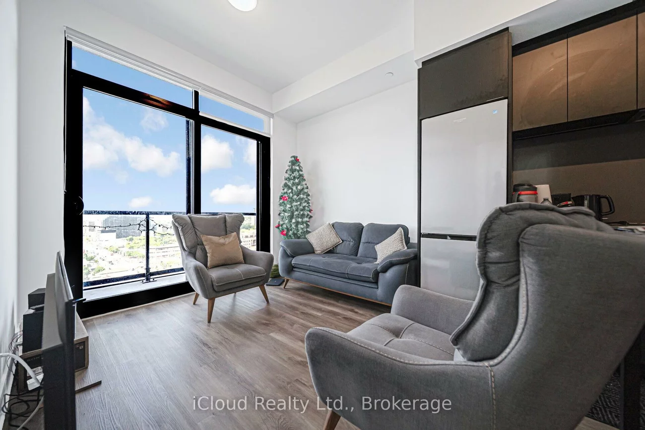 86, Dundas, Cooksville, Mississauga