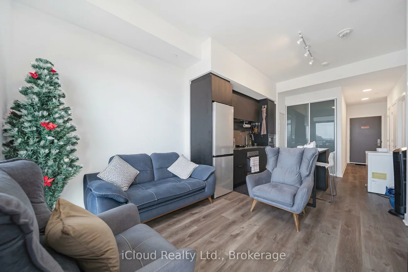 86, Dundas, Cooksville, Mississauga