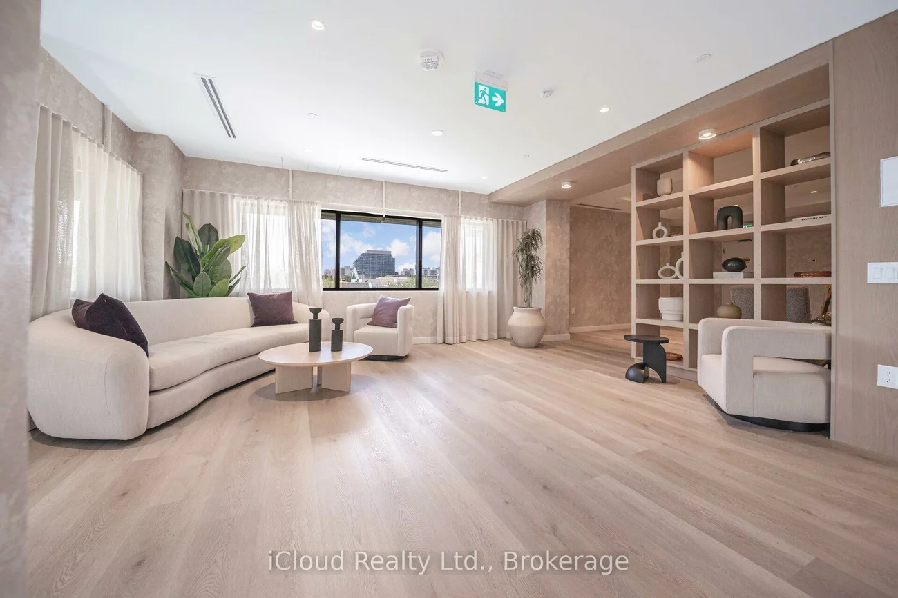 86, Dundas, Cooksville, Mississauga