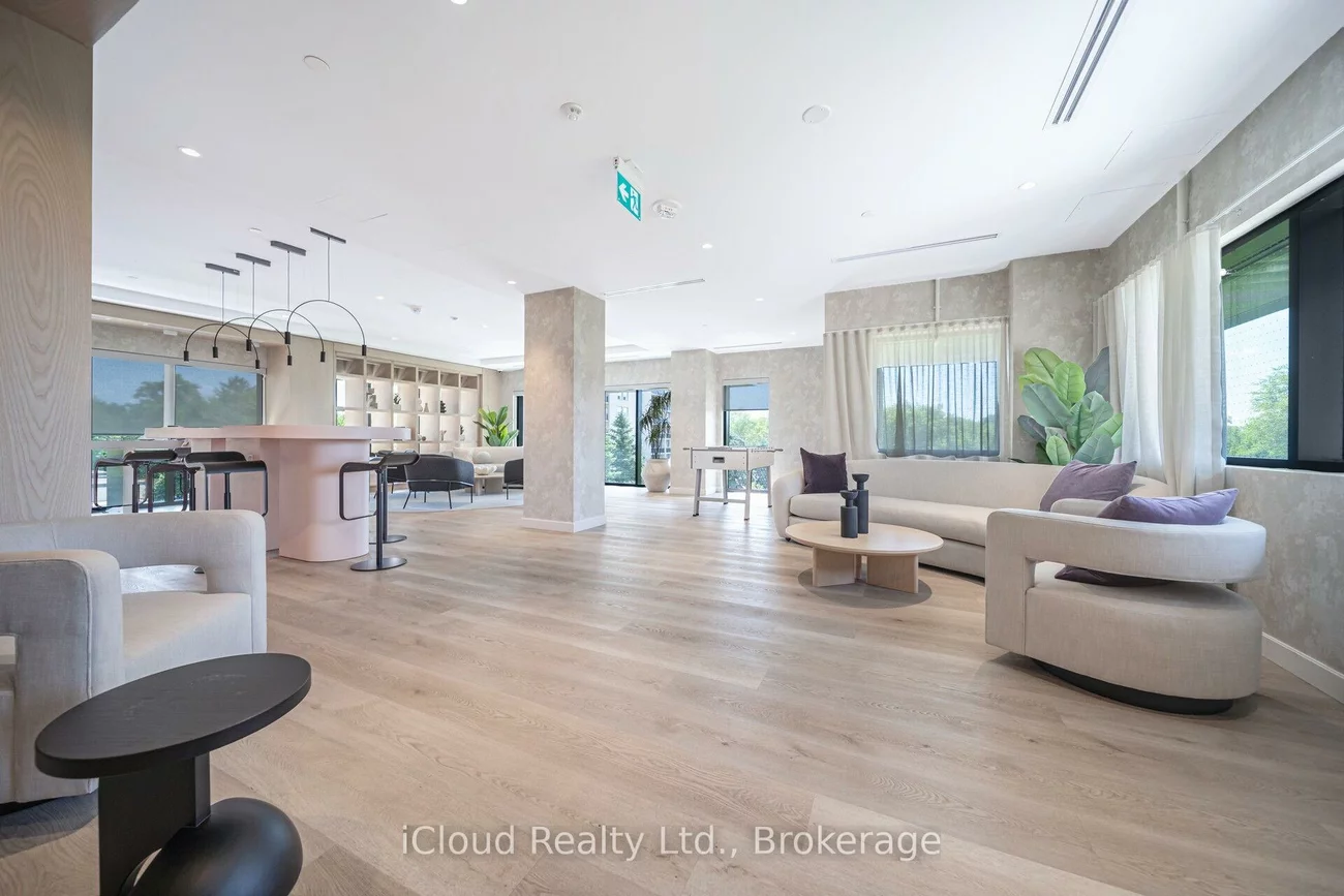 86, Dundas, Cooksville, Mississauga