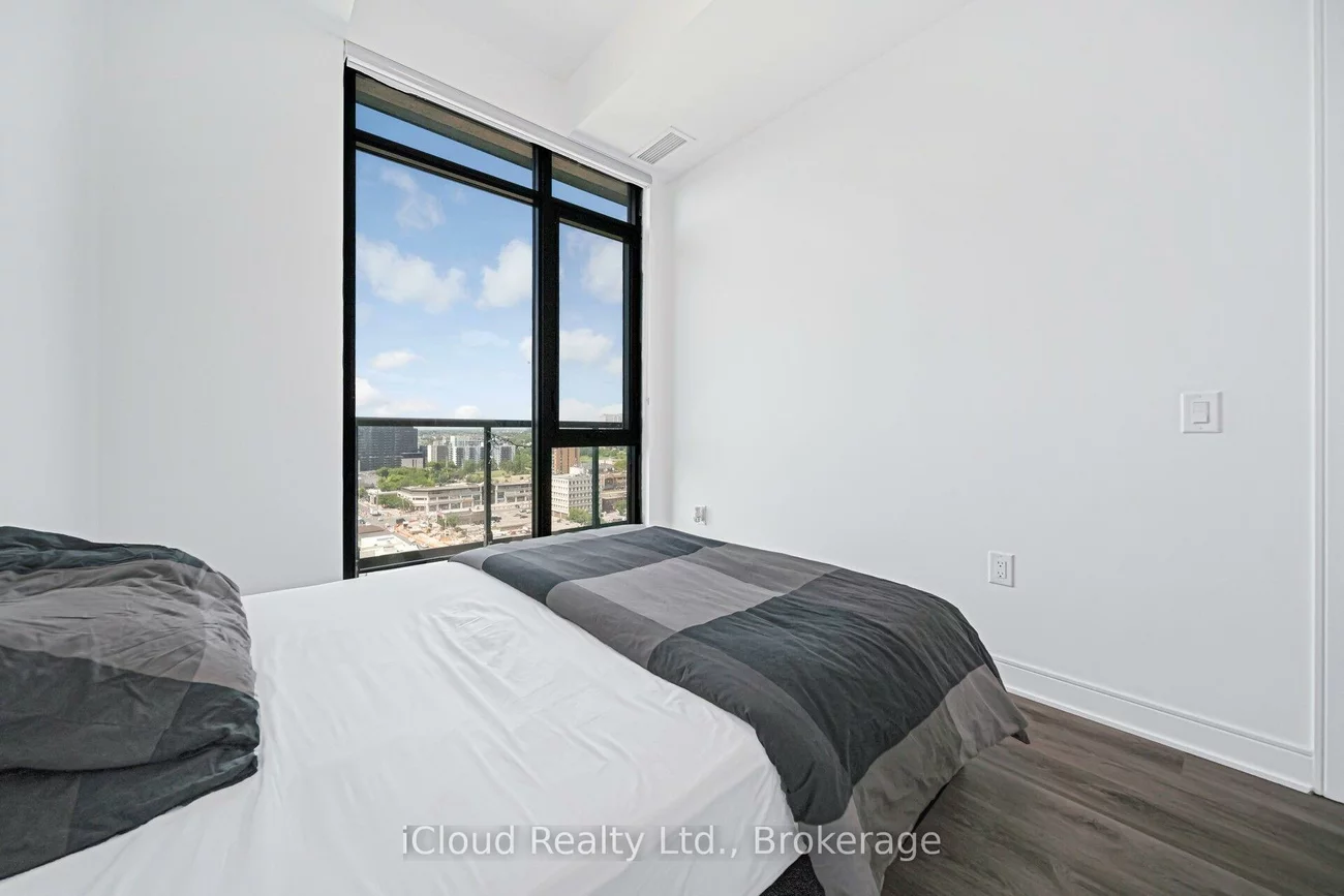 86, Dundas, Cooksville, Mississauga