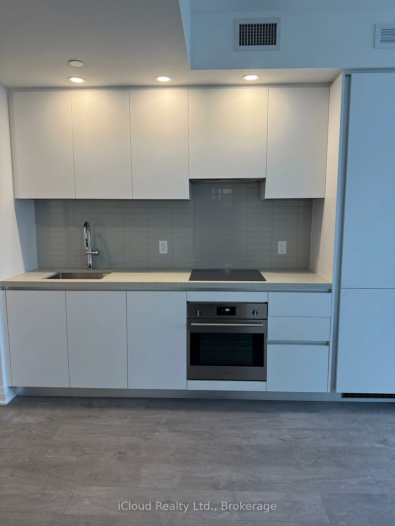 4015, The Exchange, City Centre, Mississauga