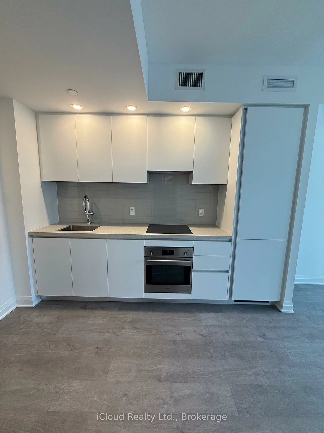 4015, The Exchange, City Centre, Mississauga