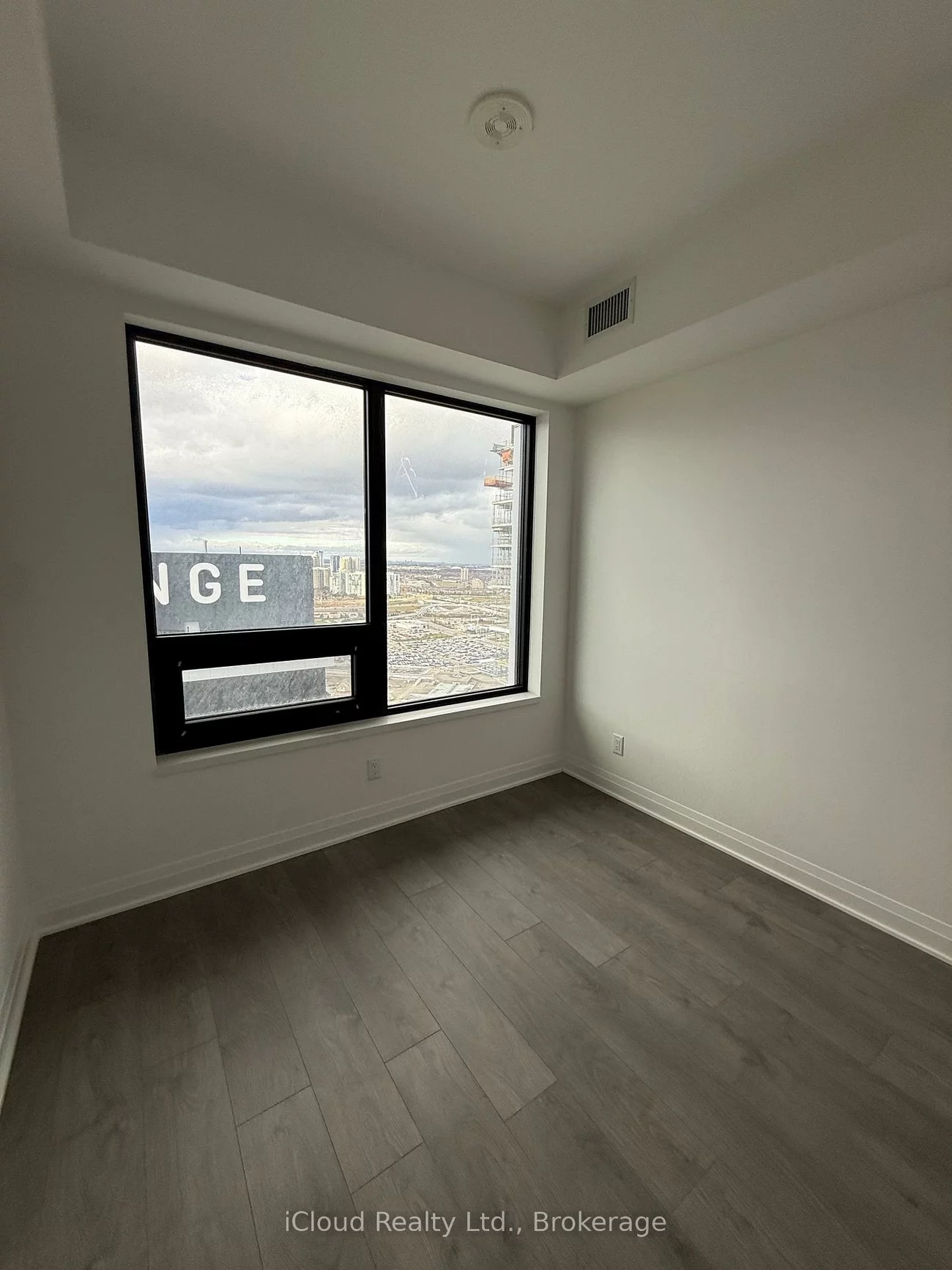 4015, The Exchange, City Centre, Mississauga