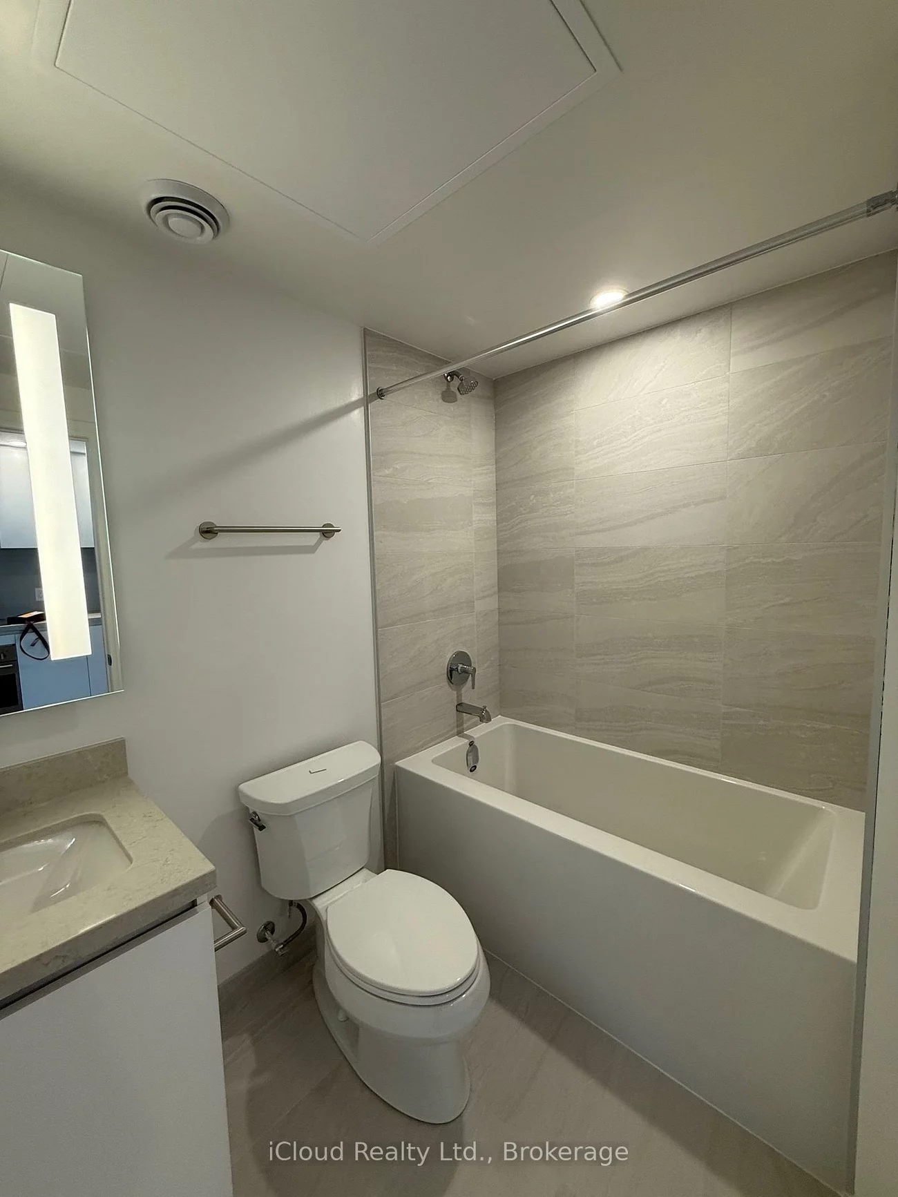 4015, The Exchange, City Centre, Mississauga