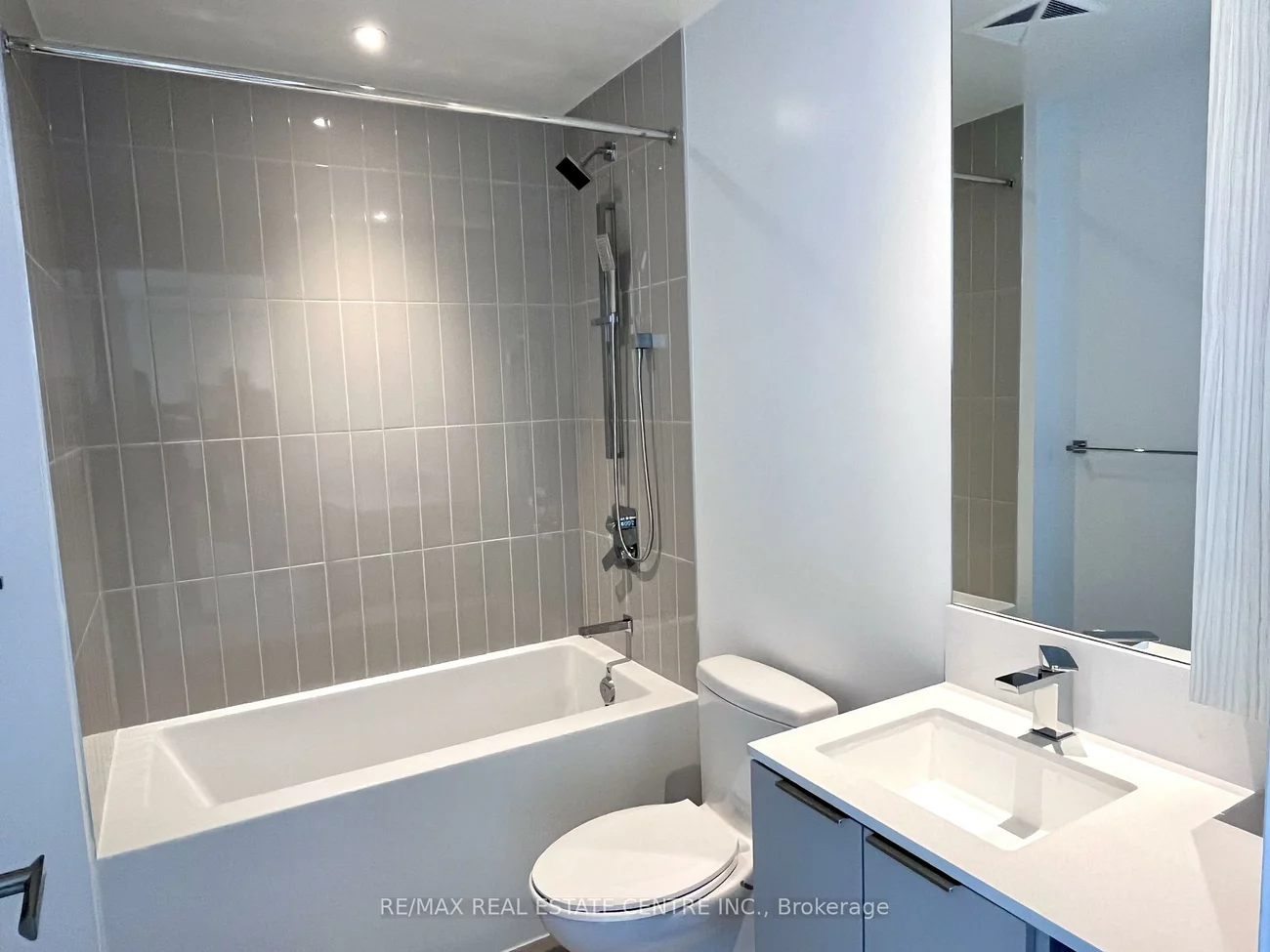 3900, confederation, City Centre, Mississauga