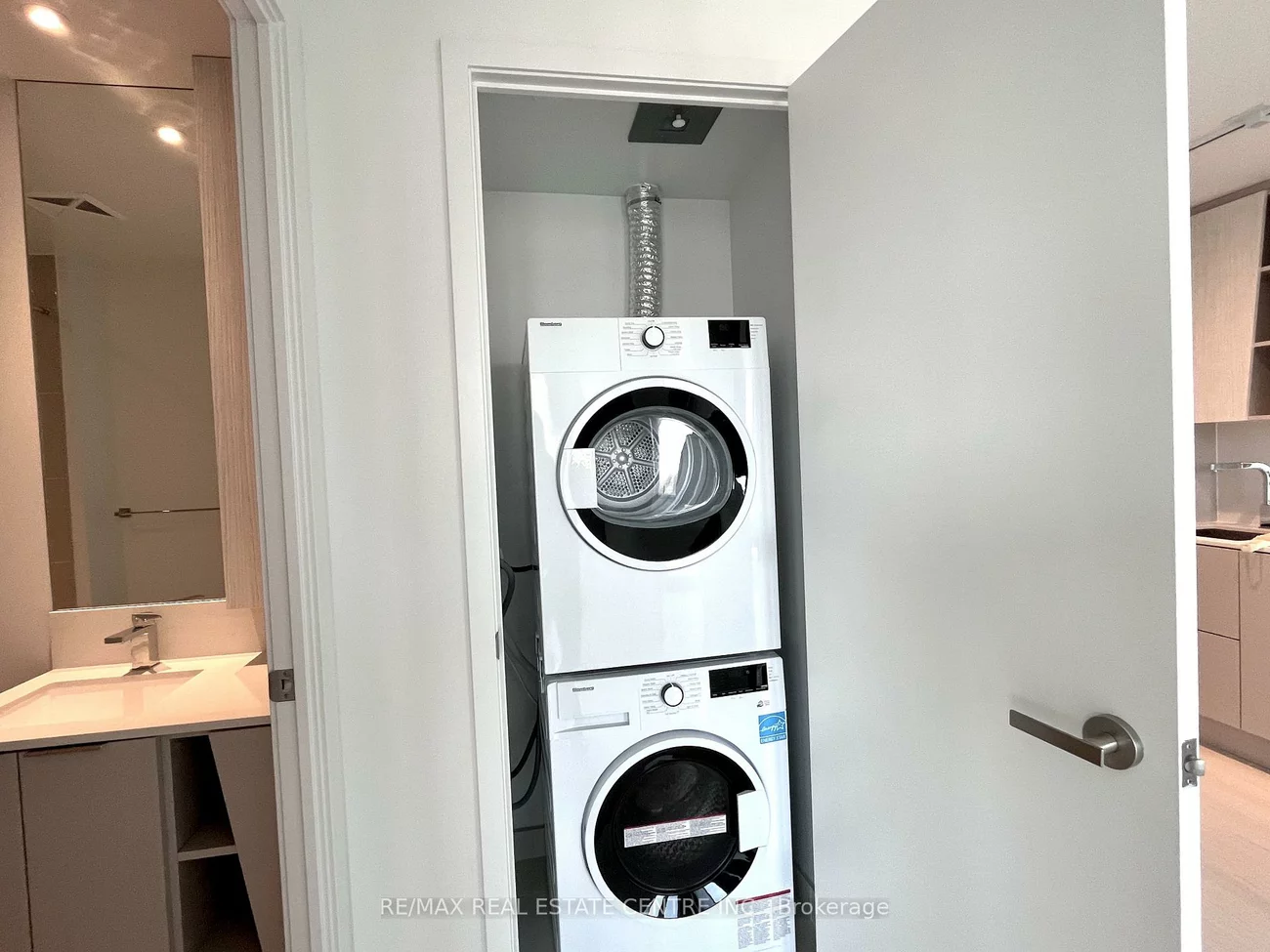 3900, confederation, City Centre, Mississauga