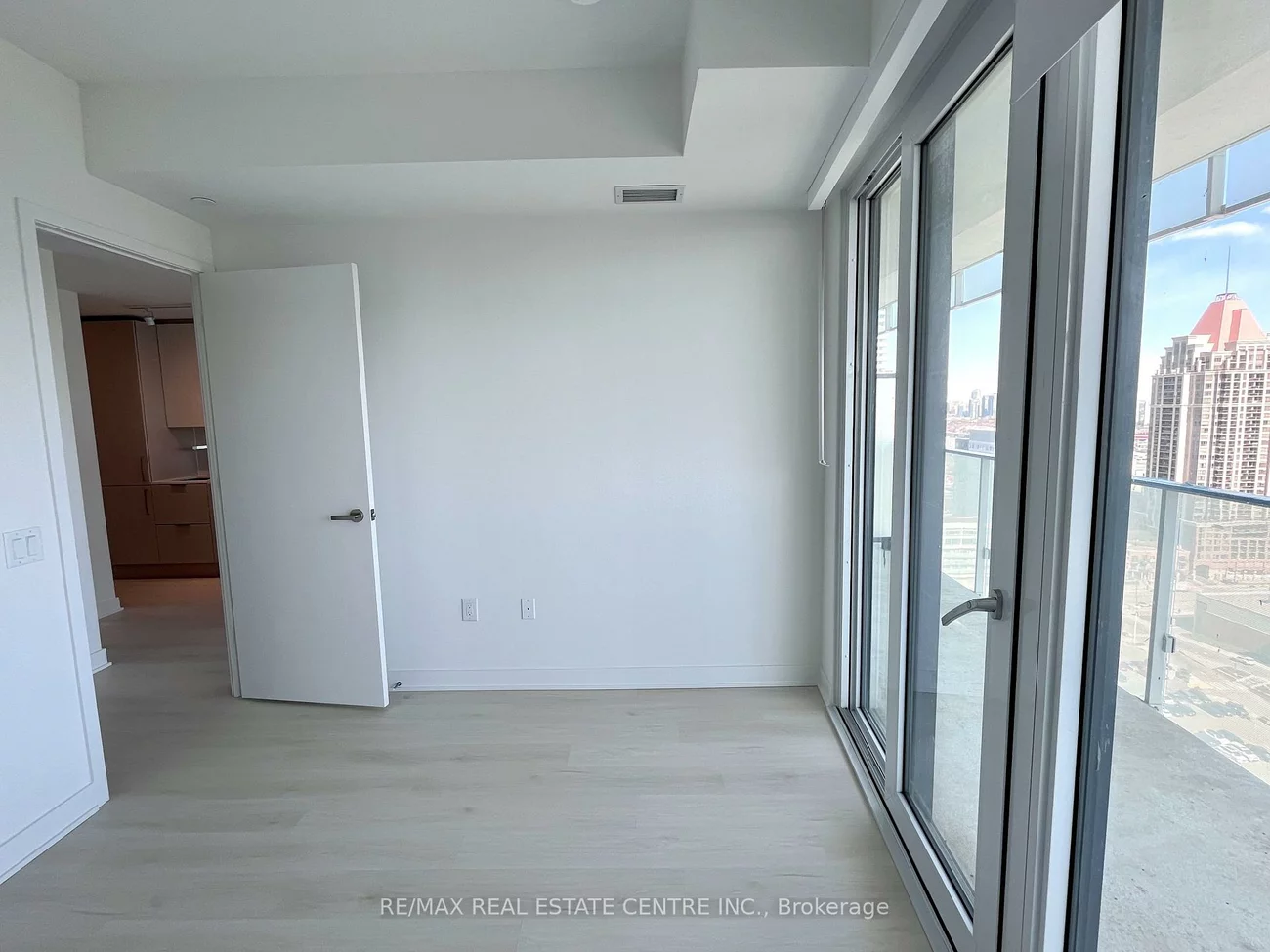 3900, confederation, City Centre, Mississauga