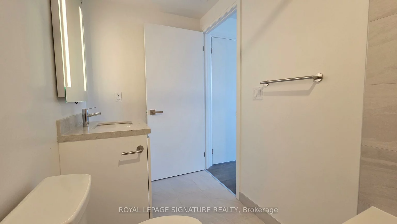 4015, The Exchange, City Centre, Mississauga