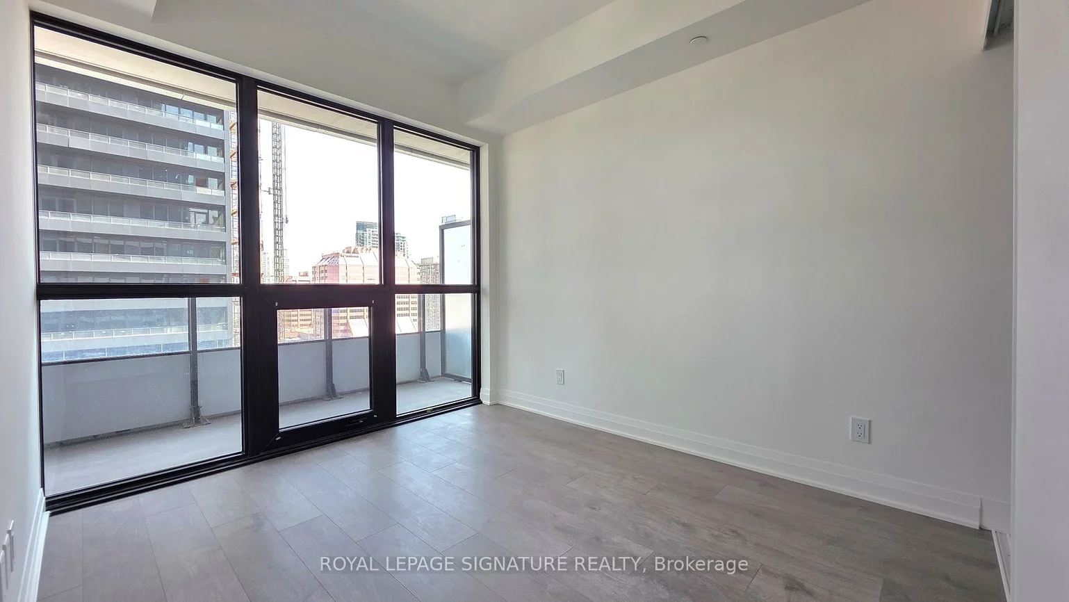 4015, The Exchange, City Centre, Mississauga