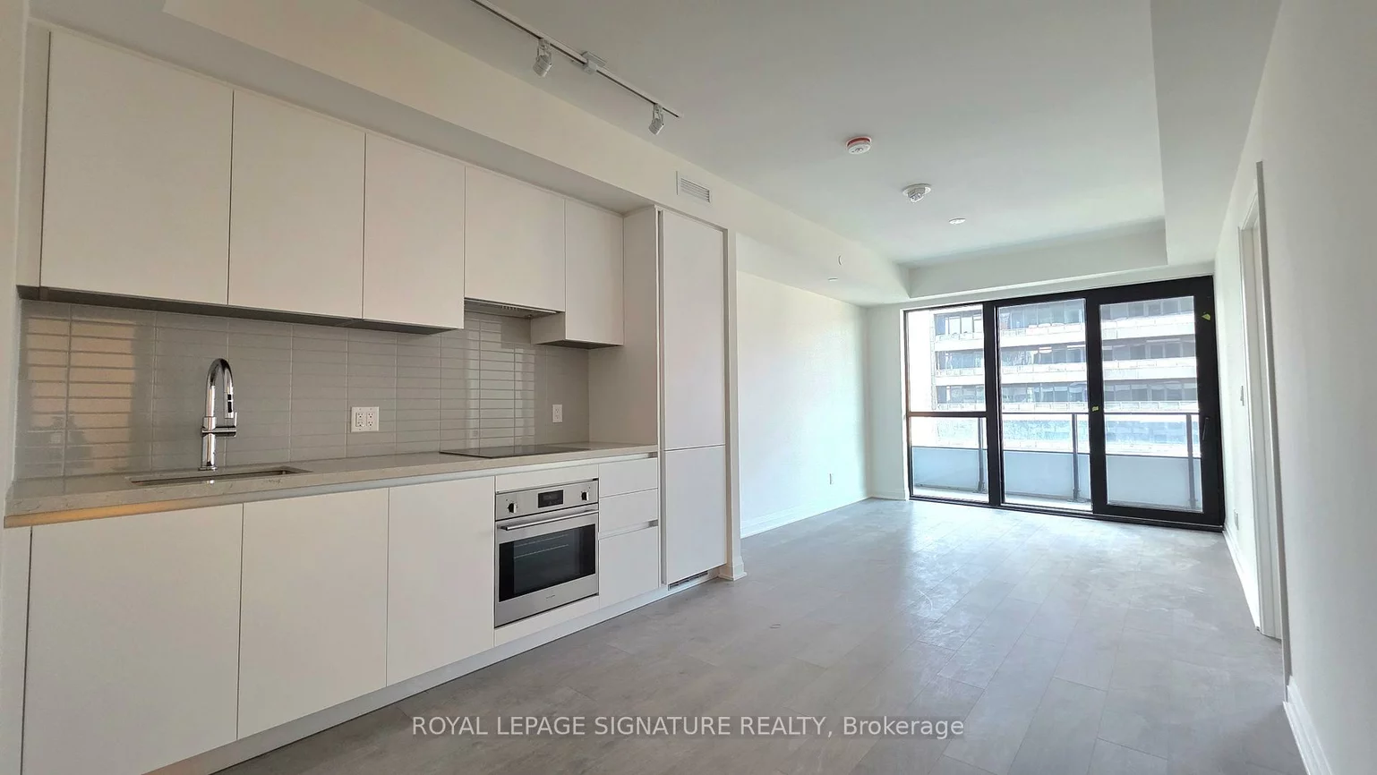 4015, The Exchange, City Centre, Mississauga