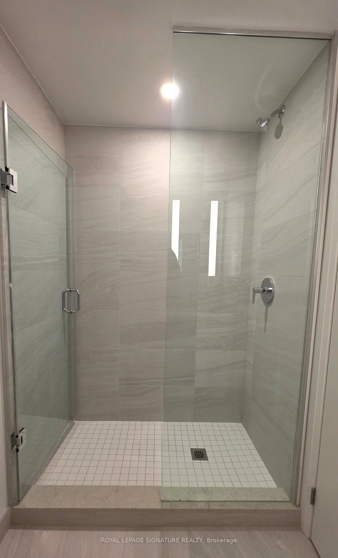 4015, The Exchange, City Centre, Mississauga