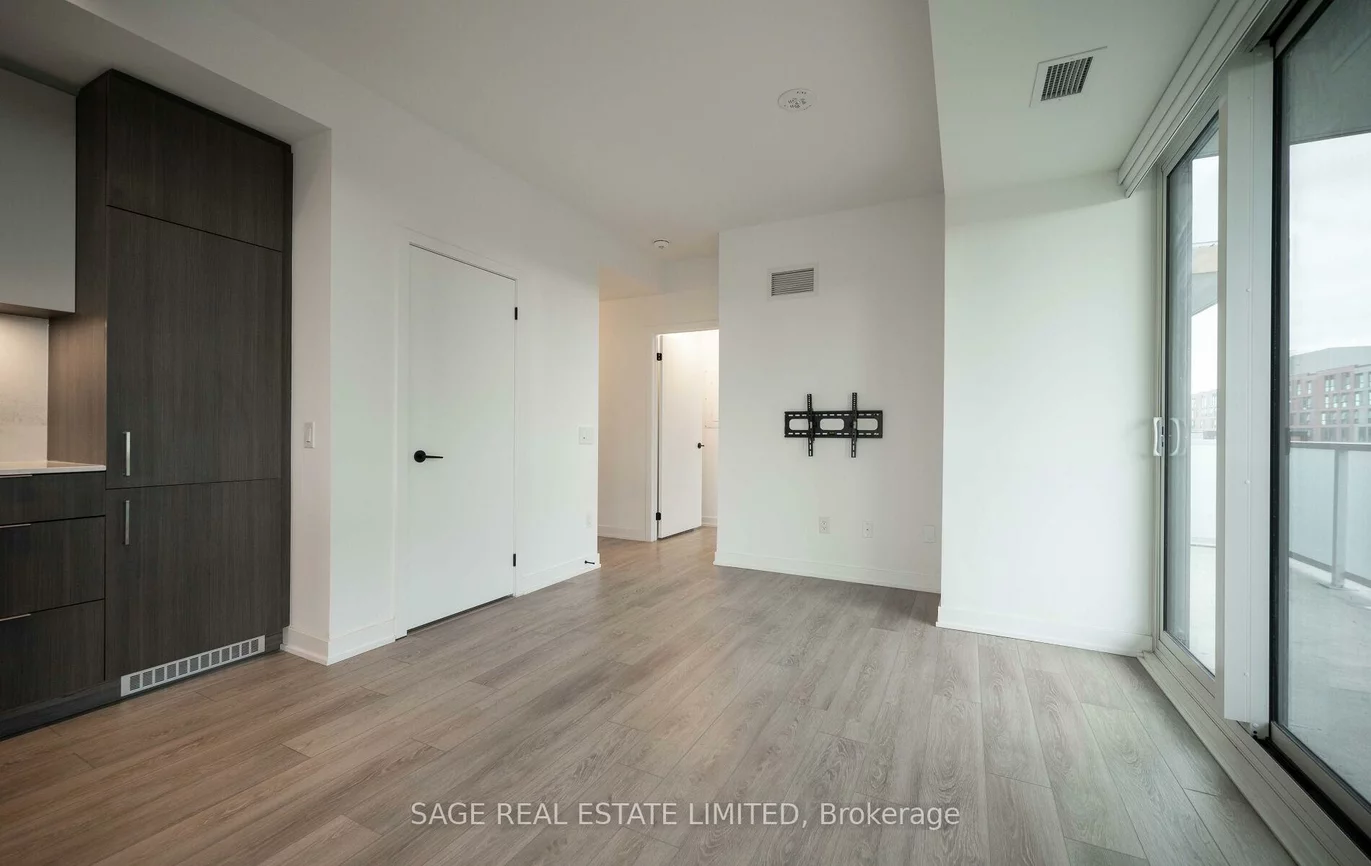 215, Lakeshore, Port Credit, Mississauga