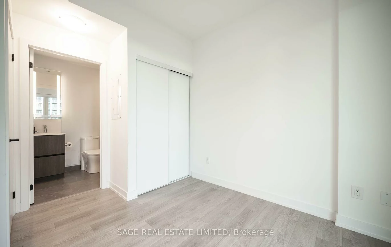 215, Lakeshore, Port Credit, Mississauga