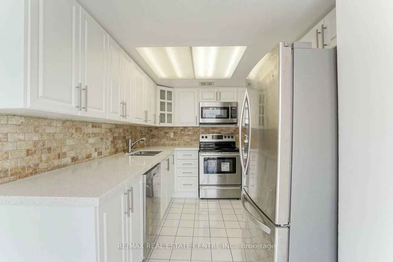 350, Webb, City Centre, Mississauga