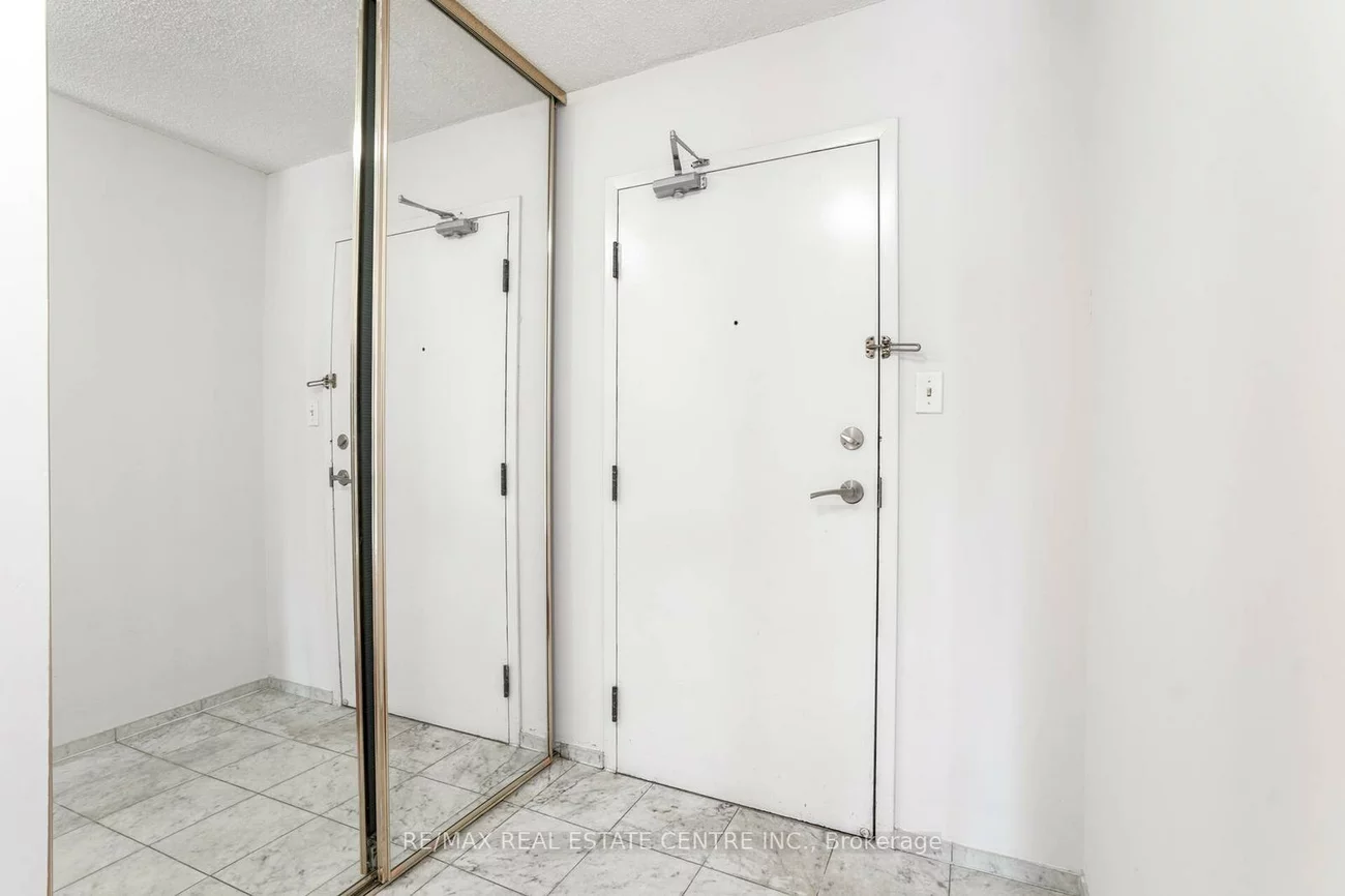 350, Webb, City Centre, Mississauga